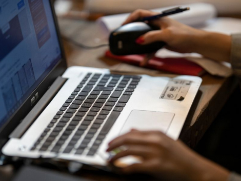 Sort your data and comms with HubSpot Free CRM